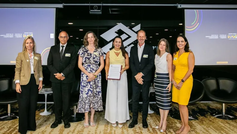 EM PROL DE UM DESENVOLVIMENTO SUSTENTÁVEL COM IGUALDADE DE GÊNERO